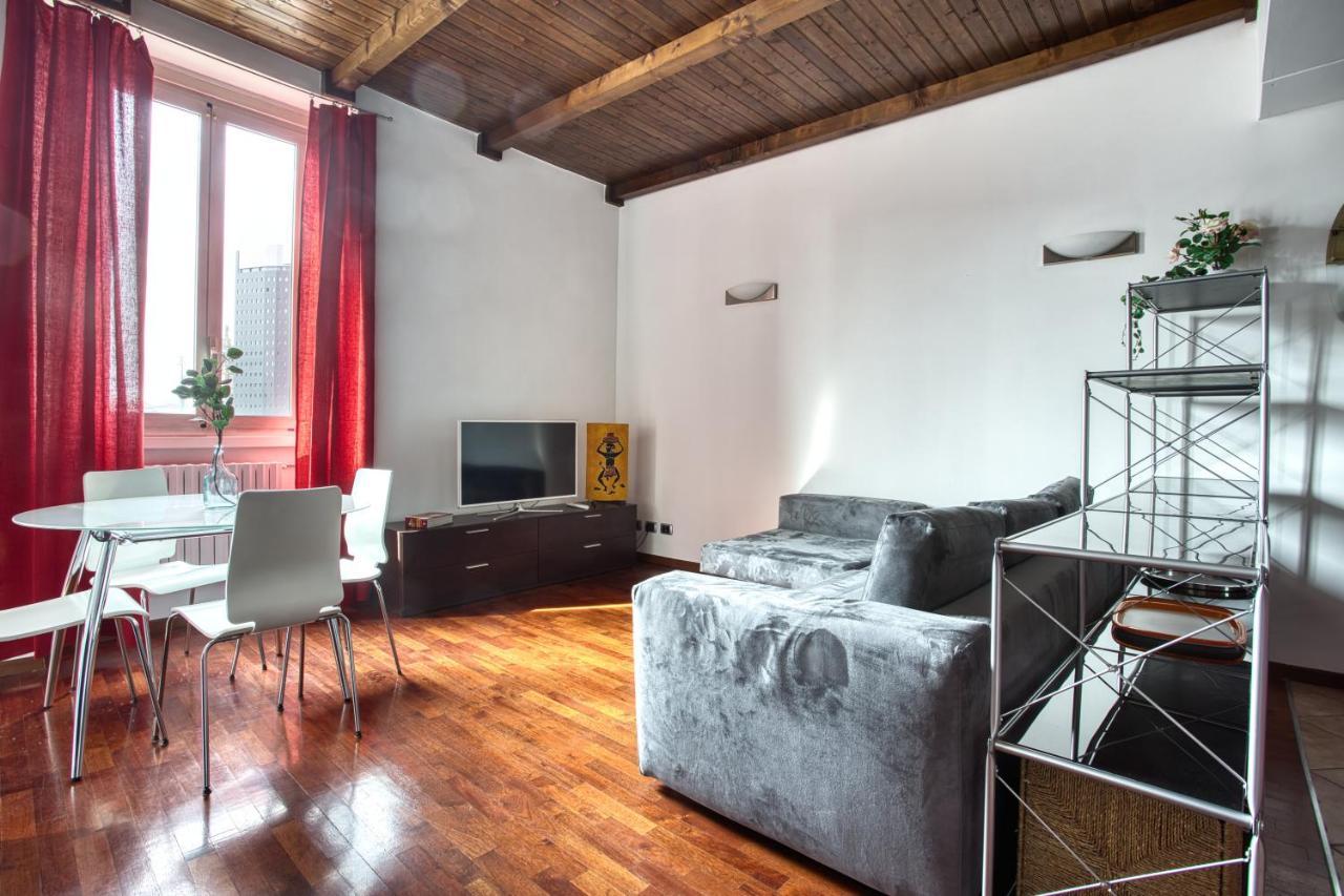 Joivy Charming Apartment In The Heart Of Isola District Милано Екстериор снимка