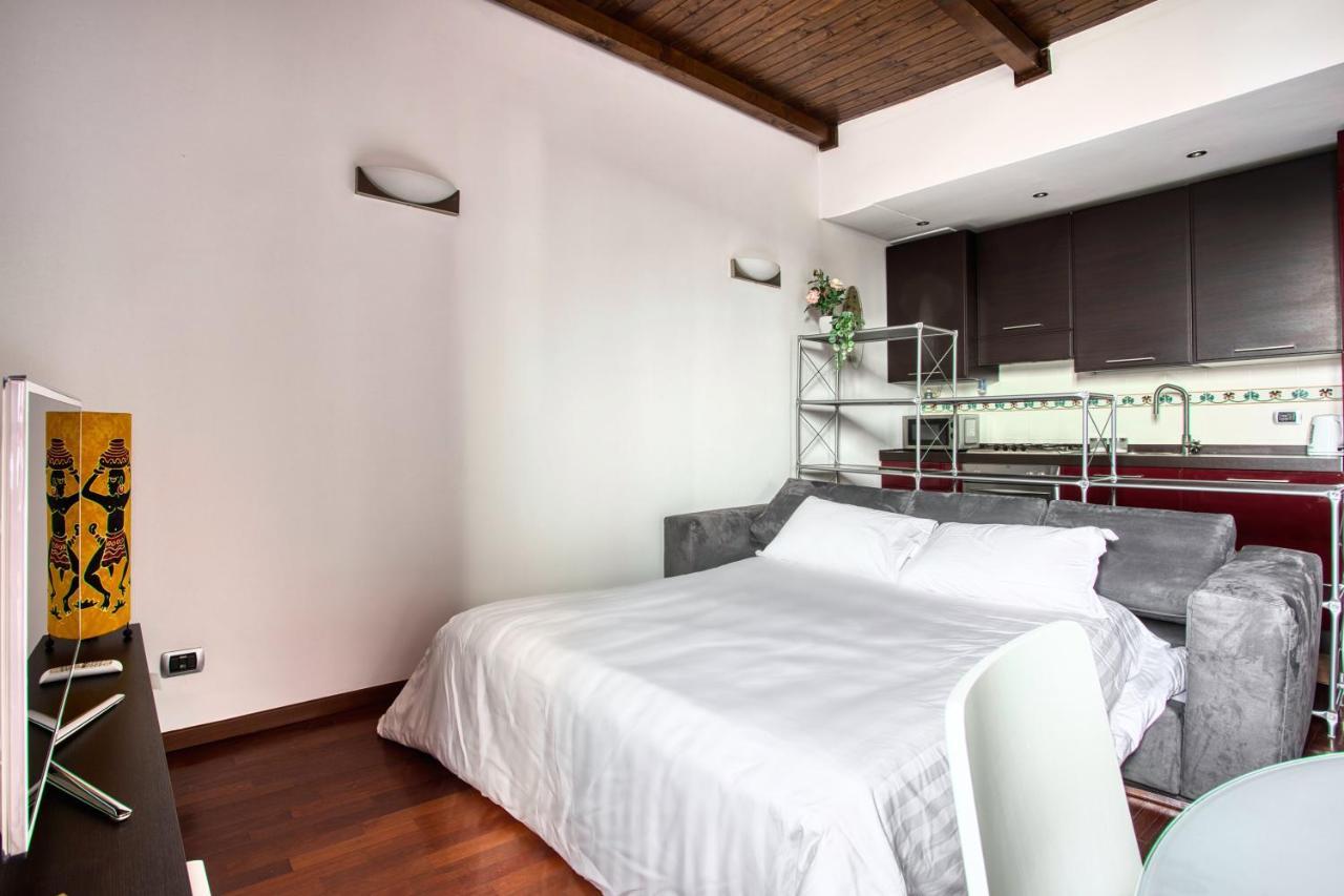 Joivy Charming Apartment In The Heart Of Isola District Милано Екстериор снимка
